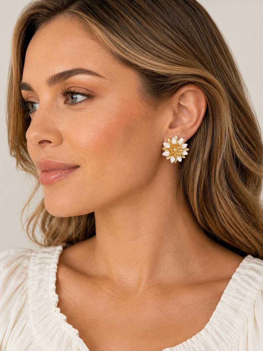 Sarah Coventry Gold and White Daisy Cluster Stud Earrings